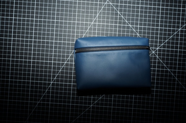 Trousse en simili bleu